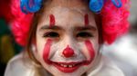 Melihat Karnaval Unik Nan Menyeramkan Ala Warga Makedonia