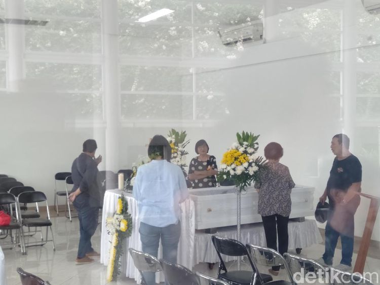 Selamat Jalan Robby Tumewu