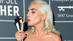 Lady Gaga Raih Penghargaan Critics Choice Awards