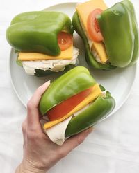 Tak Pakai Roti, Sandwich Ini Berlapis Paprika yang Pedas