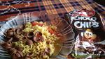 Penistaan! Nasi Dimakan dengan Pizza dan Mie Instan dengan Sereal Cokelat