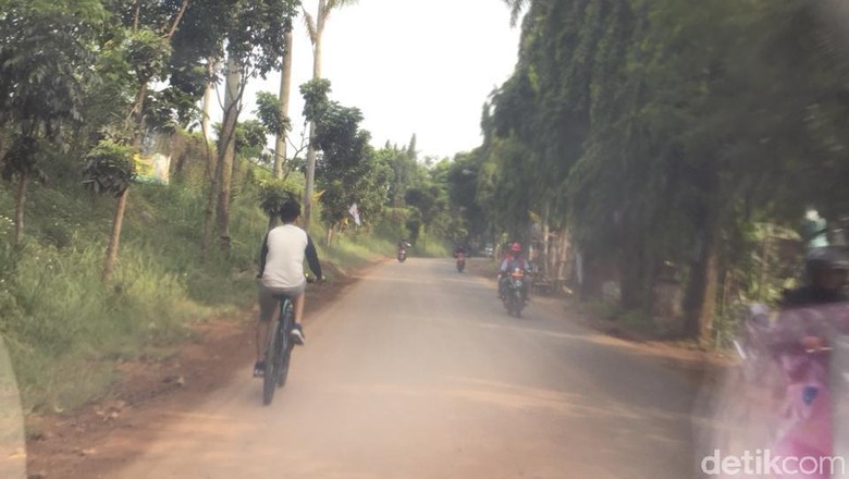 Waskita Janji Bersihkan Jalanan yang Kotor Akibat Truk Pasir