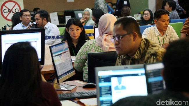 Jokowi Pamer Urus Izin 3 Jam Kelar, di Daerah Lain Lagi Ceritanya