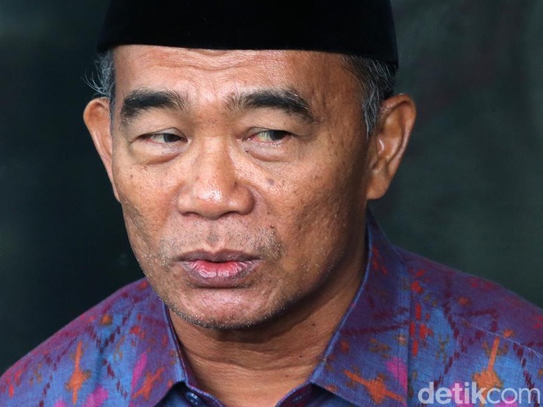 Kemendikbud-Kemenkeu Kaji Gaji Guru Honorer akan Setara UMR Kemendikbud-Kemenkeu Kaji Gaji Guru Honorer akan Setara UMR