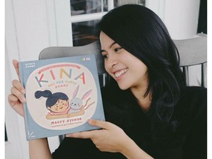 Maudy Ayunda Lahirkan 4 Buku Anak Seri Kina