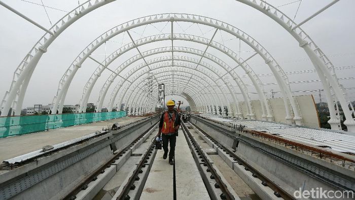 Jalur LRT Jabodebek/Foto: Agung Pambudhy Jalur LRT Jabodebek/Foto: Agung Pambudhy
