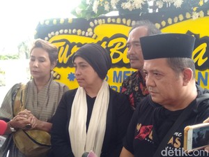Debby Sahertian Sedih Sekaligus Lega soal Robby Tumewu Meninggal
