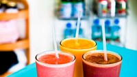 Smoothies jadi menu sarapan sehat. Tapi berubah begitu Anda mengonsumsinya sebelum tidur. Karena terbuat dari banyak buah, smoothies mengandung banyak gula. Foto: Istimewa