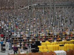 Gudang Raksasa Amazon yang Bikin Jeff Bezos Terkaya di Dunia