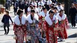 Wanita-wanita Cantik Ini Kumpul Rayakan Hari Kedewasaan di Jepang