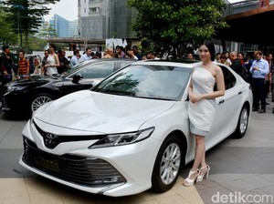 Spek dan Harga Mobil Eks Menteri Toyota Camry