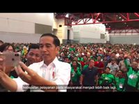 Gaya Jokowi Nge Vlog Pakai Iphone