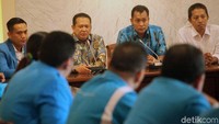 Begini suasana saat Bambang Soesatyo menyelesaikan dualisme kepengurusan KNPI.