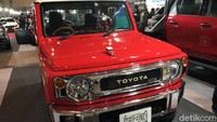 Lapisan krom juga cukup mendominasi bagian list grille depan dan juga lower grille.  Foto: Dina Rayanti
