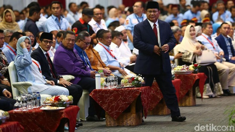 PD: Pak Prabowo Sudah Terbang ke Singapura untuk Jenguk Bu Ani PD: Pak Prabowo Sudah Terbang ke Singapura untuk Jenguk Bu Ani