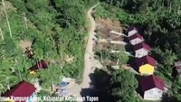 Kris Nussy mantan Panglima TPN- OPM Yapen Timur yang telah mendeklarasikan integrasi pada 17 Agustus 2017, mengatakan sebelumnya satu rumah dihuni oleh 2-3 keluarga sehingga sangat sempit. “Saya sangat berterima kasih. Kalau boleh jangan pembangunan ini sampai putus. Maju terus di tahun 2019 dan 2020. Maju terus agar saudara-saudara kita yang belum mengerti bisa dapat. Tempat-tempat yang belum dibangun harus dibangun,” jelasnya. Tahun 2018, pembangunan Rusus yang diperuntukan  masyarakat terpencil dan eks OPM di Yapen Timur dan Yapen Barat sebanyak total 24 unit. Pool/Kementerian PUPR.