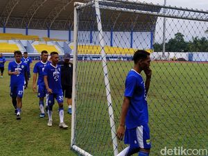 Terapkan Permainan Menyerang dan Cepat, Fisik Pemain Persib Harus Prima