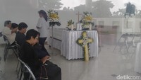 Robby Tumewu meninggal dunia pada Senin (14/1) pukul 00.15 WIB. Ia meninggal dunia setelah mengalami stroke dan infeksi paru-paru.  Foto: Vey/detikHOT