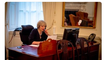 Perdana Menteri Inggris sampa menelepon De Gea untuk membantunya menyelamatkan paket deal Brexit. Foto: istimewa