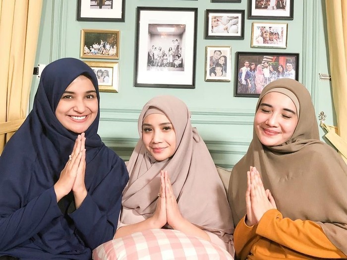 Tutorial Hijab Segi Empat Zaskia Sungkar