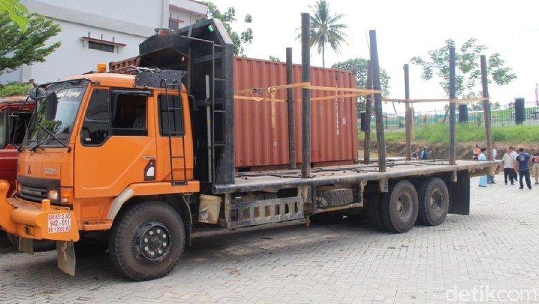 Pengusaha yang Modif Truk Jadi Over Load Didenda Rp 12 Juta Pengusaha yang Modif Truk Jadi Over Load Didenda Rp 12 Juta