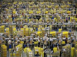 Gudang Raksasa Amazon yang Bikin Jeff Bezos Terkaya di Dunia