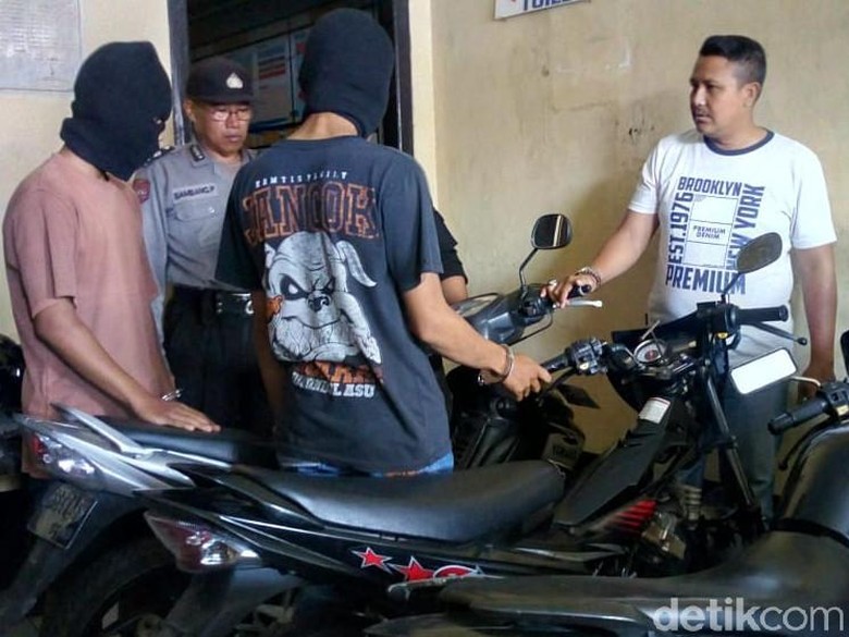 Jual Motor Curian di Facebook, Dua Pelajar di Ponorogo Ditangkap Jual Motor Curian di Facebook, Dua Pelajar di Ponorogo Ditangkap