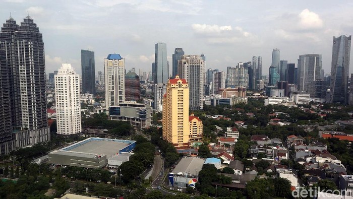 Menteri ATR Sofyan Djalil berkomitmen menyelesaikan proses sertifikasi tanah di DKI Jakarta pada 2019. Hal itu dilakukan guna memberantas mafia tanah.