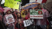 Para pejabat distrik sekolah Los Angeles Unified School District (LAUSD) bersikeras bahwa mereka telah berupaya untuk mencegah aksi mogok dan bernegosiasi dengan serikat kerja dan menyatakan bahwa distrik memang tak punya cukup dana untuk memenuhi semua tuntutan itu. Pool/Barbara Davidson/Getty Images.