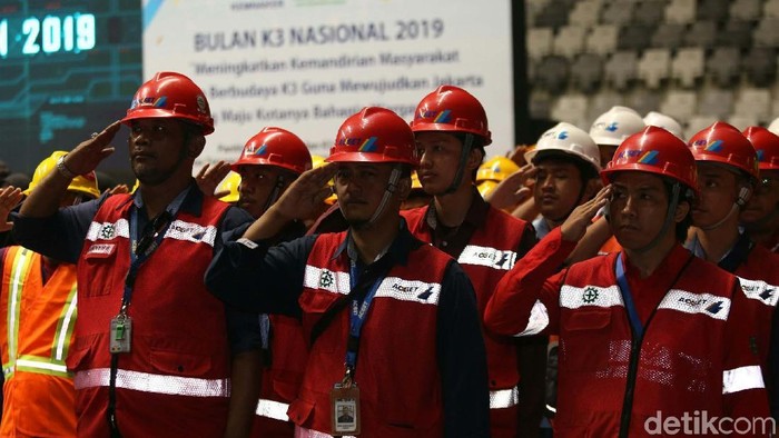 Kemenaker Gelar Apel Bulan K3 Kementerian Tenaga Kerja menggelar apel Bulan K3 Nasional Tahun 2019 di Jakarta, Selasa (15/1/2019). Apel ini untuk menekan angka kecelakaan kerja.