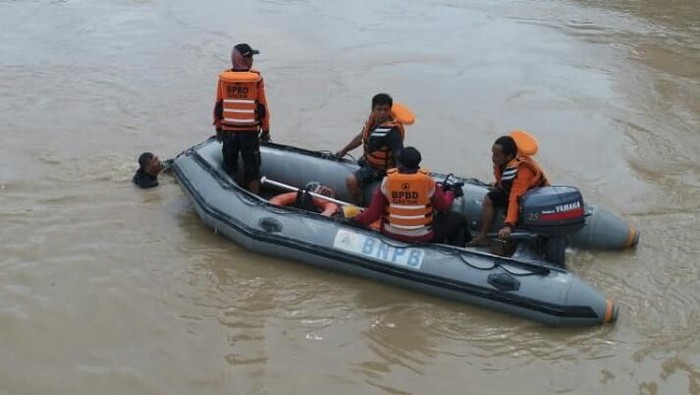 5 Jam Kabur, Pengemudi Mobil yang Tabrak Motor Serahkan Diri