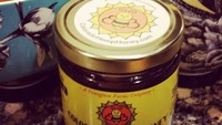  Wah, Colorado Hemp membuat madu ganja yang cocok dicampur dengan bahan makanan yang Anda sukai. Sebotol madu ganja ini dibandrol sebesar $50 (Rp 705 ribu).  Foto: Instagram