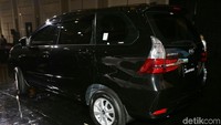 Adapun pilihan Avanza 2019 antara lain 1.3E M/T (transmisi manual), 1.3E A/T (transmisi otomatis), 1.3G M/T, 1.3G A/T, dan 1.5G M/T. Sementara model tertingginya, Veloz 2019 memiliki tipe 1.3 M/T, 1.3 A/T, 1.5 M/T, dan 1.5 A/T.
