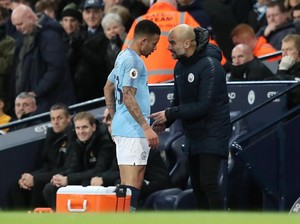 Kenapa Guardiola Tak Bawa Stones dan Jesus ke Schalke?
