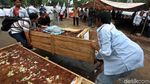 Aksi Kubur Diri Sopir Tangki Pertamina di Depan Istana