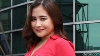 Dara berusia 22 tahun itu juga rajin berolahraga dan menjaga bentuk tubuhnya.