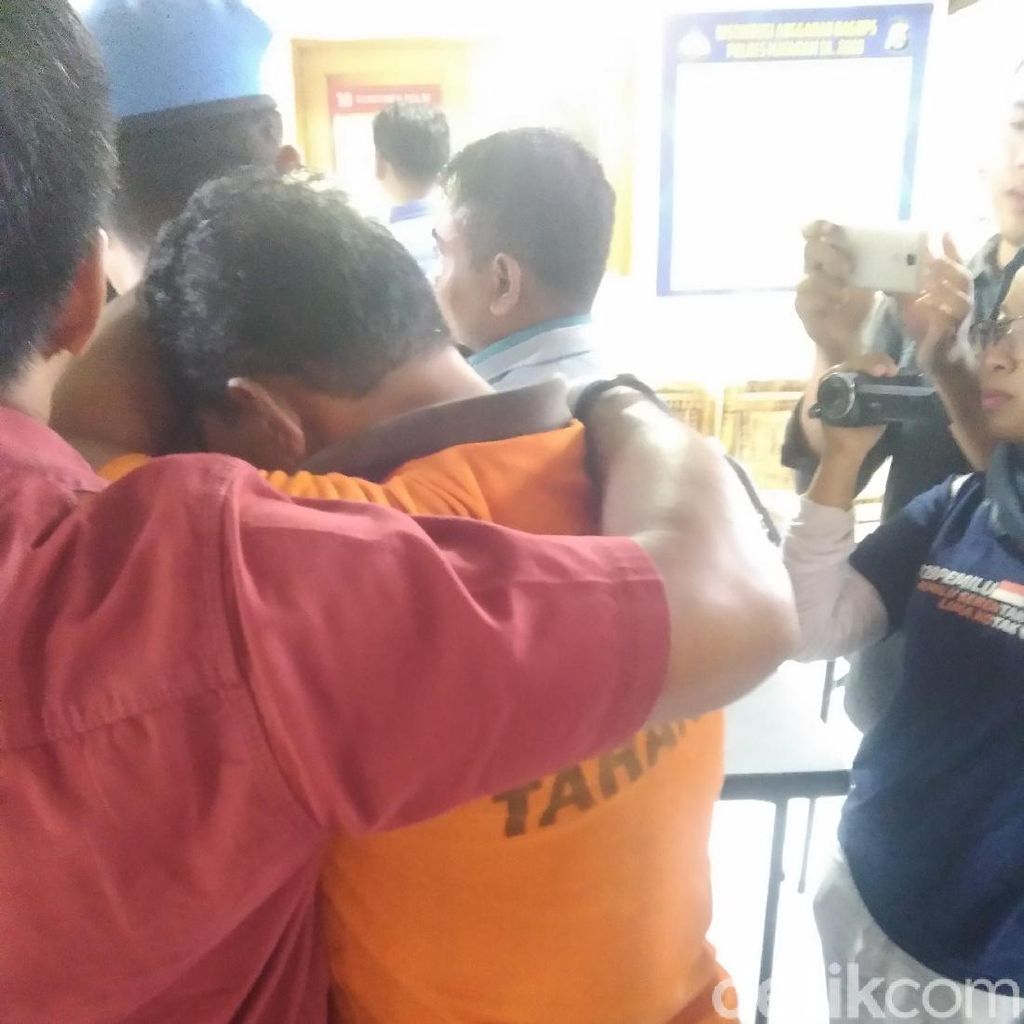 PNS Kemenag Peras 4 Masjid Rehab Pascagempa di NTB PNS Kemenag Peras 4 Masjid Rehab Pascagempa di NTB