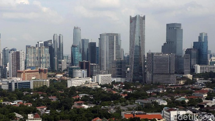 Menteri ATR Sofyan Djalil berkomitmen menyelesaikan proses sertifikasi tanah di DKI Jakarta pada 2019. Hal itu dilakukan guna memberantas mafia tanah.