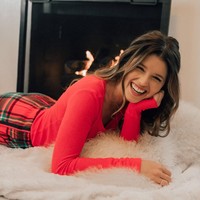 Dikutip dari Entertainment Tonight, pasangan ini dipertemukan oleh salah satu anggota keluarga Katherine. People mengatakan bila ibu Katherine, Marina Shriver yang mengenalkan keduanya. Foto: Instagram