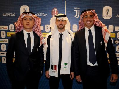 Gaya Pemain Juventus dan AC Milan Pakai Sorban di Arab Saudi