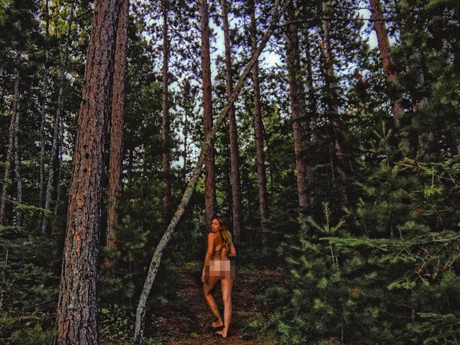 Tentu saja, aku tahu bahwa ini adalah akun yang penuh dengan foto bokong, tapi aku merasa sekarang aku punya pengikut seperti itu sehingga aku harus menggunakannya dengan cara yang positif untuk berbicara dengan orang-orang tentang hal-hal penting, tambahnya. Foto: Instagram @holdon2yerbutts