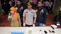 Kasudin Pendidikan Wilayah II Jakarta Barat, Uripasih juga turut hadir dalam rilis barang bukti dan tersangka tersebut. Hal ini tentunya tak boleh terjadi lagi akan peredaran narkoba di lingkungan sekolah.