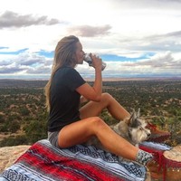 Awalnya aku sangat gugup melakukan itu. Itu bukan sesuatu yang pernah kulakukan sebelumnya dan aku benar-benar khawatir tentang apa yang dipikirkan orang. Yang membuatku senang, fotoku disukai banyak orang, jelas Megan. Foto: Instagram @holdon2yerbutts