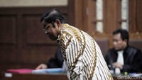 Politikius Partai Golkar Idrus Marham yang juga sempat menjabat Menteri Sosial menjalani sidang perdana kasus suap proyek PLTU Riau-1 di Pengadilan Tipikor, Jakarta Pusat, Selasa (15/1/2019). 