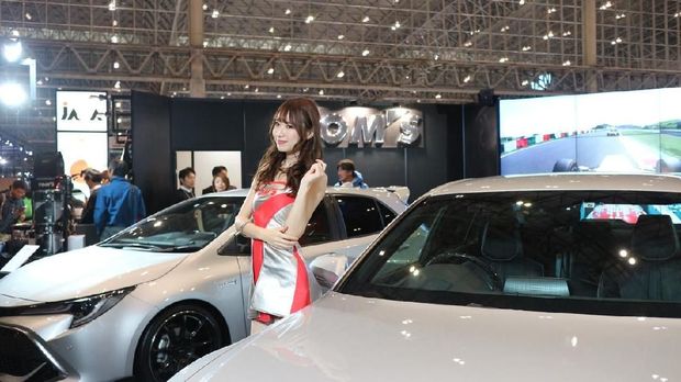 Senyum Manis dari yang Imut-imut di Tokyo Auto Salon 2019