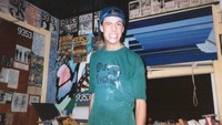 Menginjak remaja ia mulai berkenalan dengan musik punk. Dok. Ist