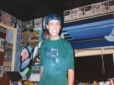 HBD Dave Grohl! Anak Guru, Drop Out dan Jadi Rock Star