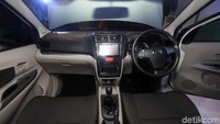 Pada sisi interior, Grand New Xenia juga memberikan suasana kabin berbeda, yakni new 2 tone colors, desain Center Cluster dengan sentuhan black piano, dipadukan teknologi kekinian digital AC memberikan kesan mewah dan kemudahan bagi penggunanya.