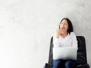 5 Cara Tubuh Mengingatkan bahwa Kamu Kurang Tidur
