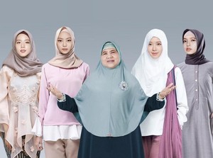 Giliran BLACKPINK Foto Bareng Mamah Dedeh hingga Dirazia Polisi Syariah